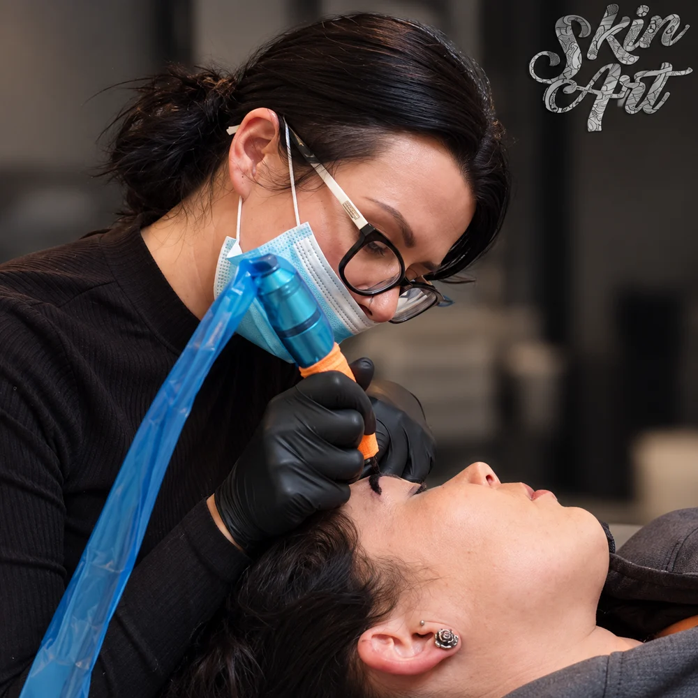 Permanent makeup training demonstration
